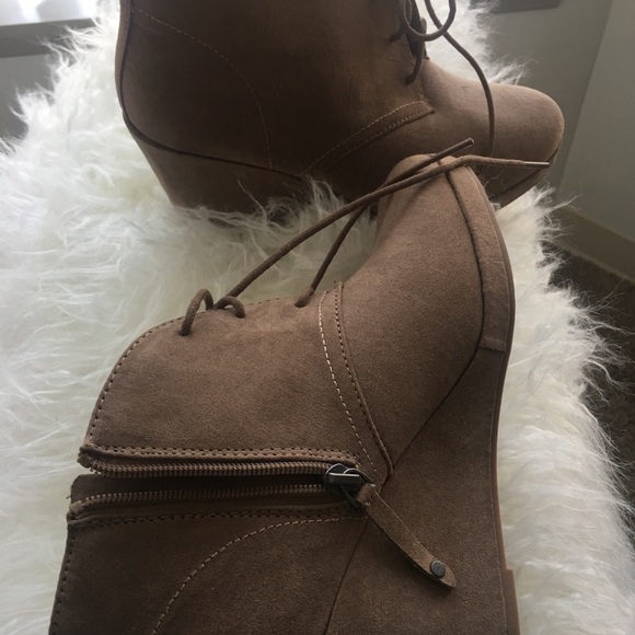 NWOT Tan Ankle Boots - Picture 3 of 4